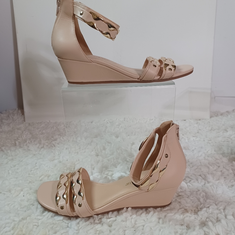 Bella Vita Strappy Sandals Beige/Gold, Size:8W